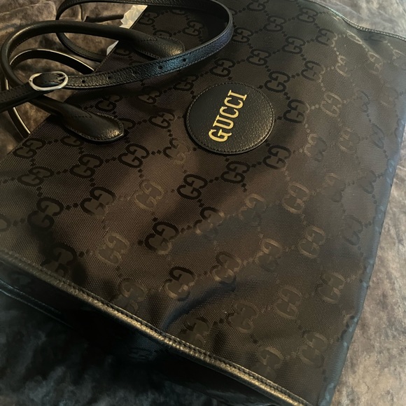 AUTHENTIC GUCCI Off the Grid Tote - Picture 9 of 14